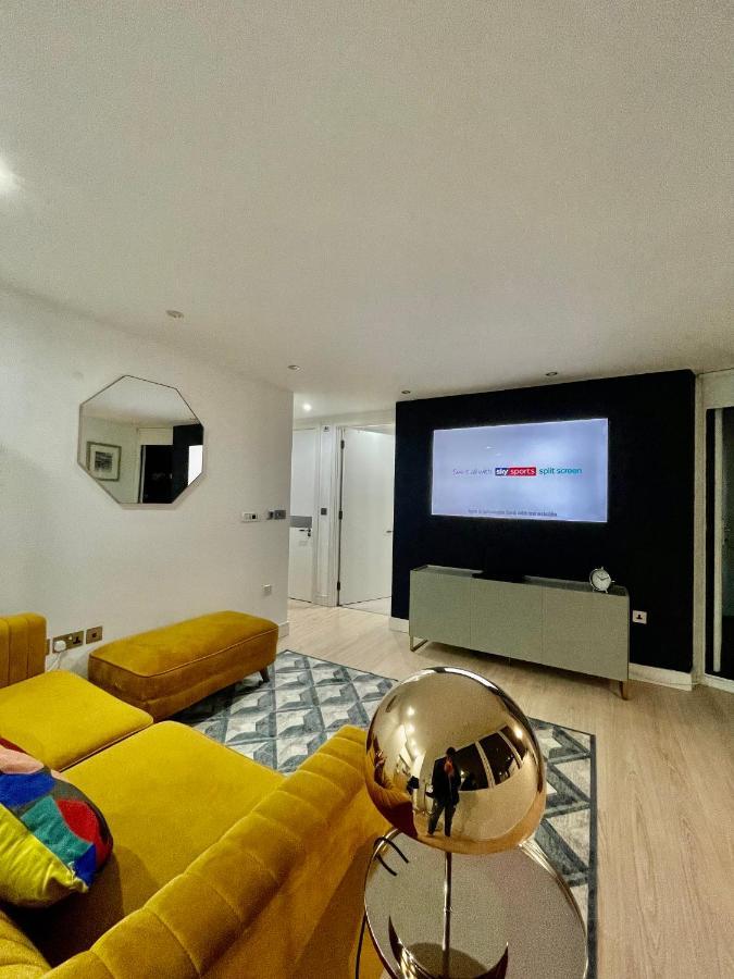 Gunwharf Quays Harbour Apartments Портсмут Екстер'єр фото