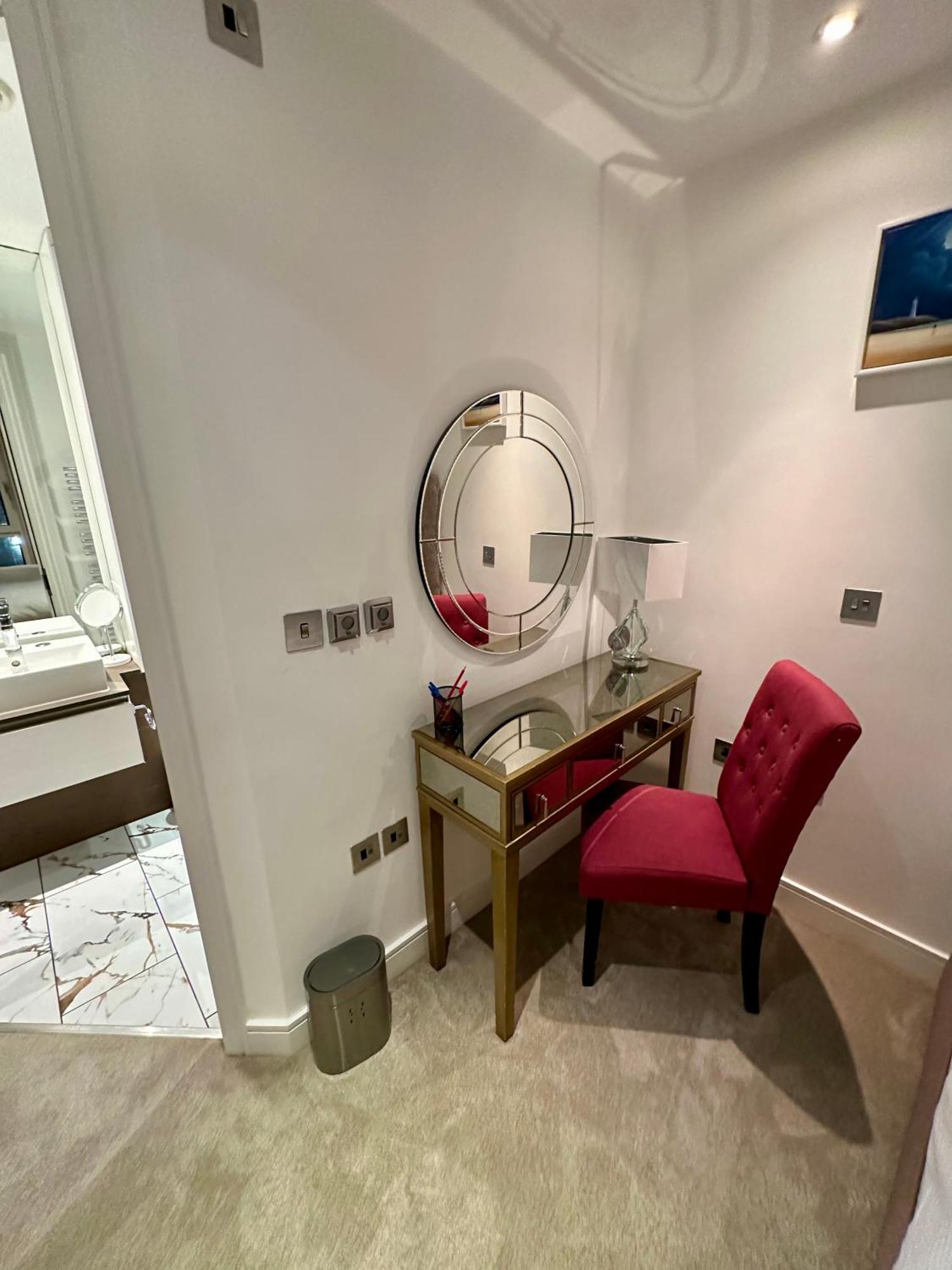 Gunwharf Quays Harbour Apartments Портсмут Екстер'єр фото