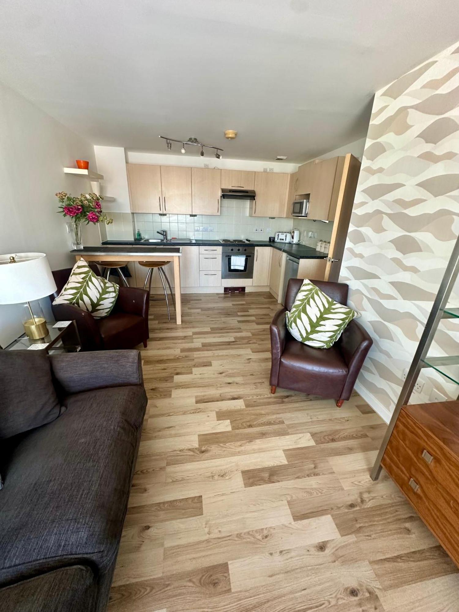 Gunwharf Quays Harbour Apartments Портсмут Екстер'єр фото